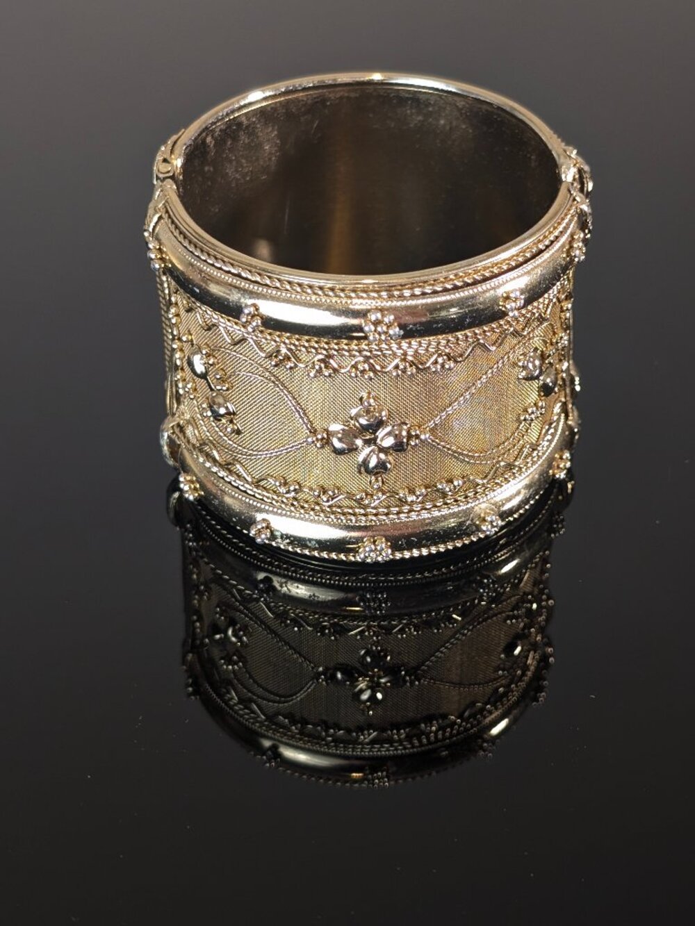 Gold Tone 2” Wide Chunky Mesh Hinged Cuff Statement Bracelet
